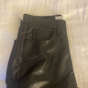 Brand new Abercrombie Curve Love Vegan Leather Skinny Pants! Size 29 extra short